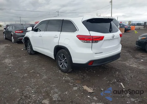 2017 Toyota Highlander Xle z USA, uszkodzony, nr VIN 5TDJZRFH7HS409486